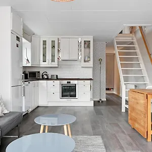 Entire Modern In Kista - Suitable For Four Persons Holiday home