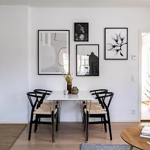 Beautiful And Modern Near Apartment