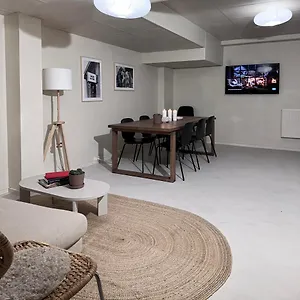 Nomad Gardet Hostel